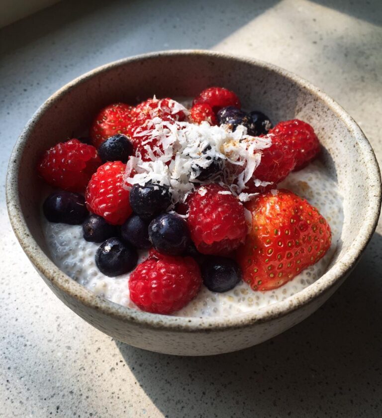 Chia Pudding mit Beeren
